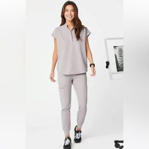 Rafaela Top S and High Waisted Zamora bottoms Medium Tall. Slate Color